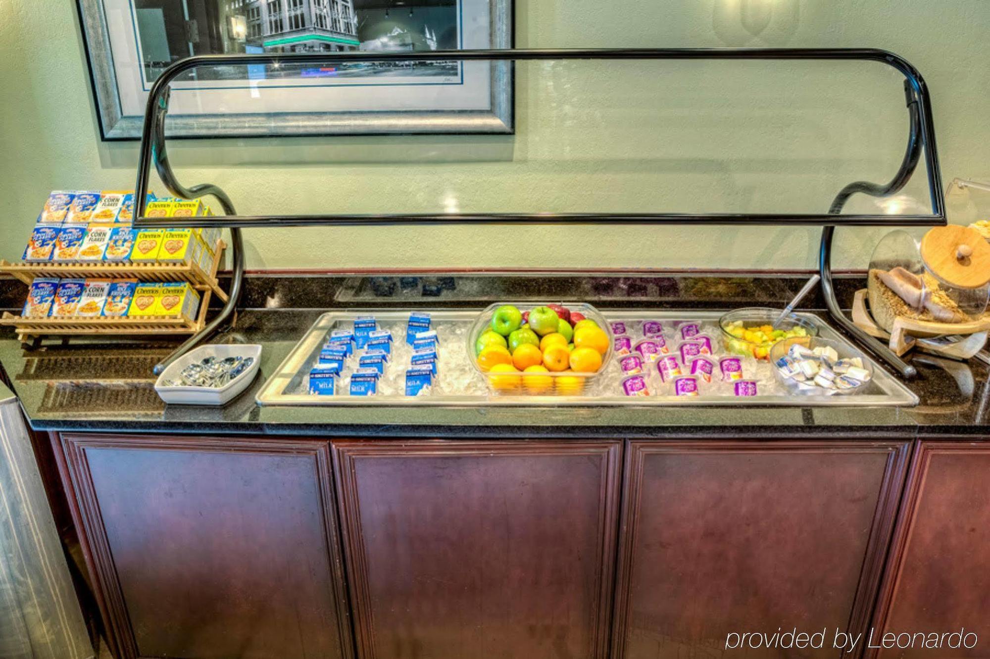 Holiday Inn Columbus North I-270 Worthington Экстерьер фото